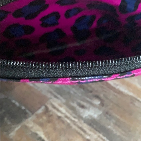 Makeup bag/change purse - Picture 3 of 4